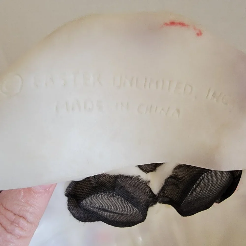 Easter Unlimited Inc mask Ghost Face Wavy Smile Mouth (signed capital letters)